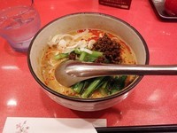 「担々麺ハーフ」@新宿 秀山 新宿店の写真