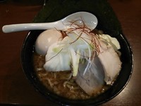 「濃厚中華そば＿赤【限定】」@New old style ゆいが 三郷店の写真