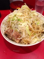 「ラーメン ヤサイアブラ 玉 シェア魚粉」@ラーメン英二の写真