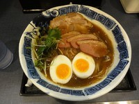 「にほんいち醤油そば 870円  大盛無料」@麺巧 潮の写真