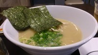 「濃厚鶏白湯ラーメン」@やきとり家 すみれ 武蔵小杉店の写真