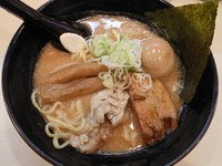 「鶏豚骨醤油ラーメン（大・太麺）＋味玉」@ラーメン長山 池袋店の写真