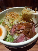 「〖限定〗ローストビーフ冷やし汁なし（中盛同料金）750円」@汁なし破顔の写真