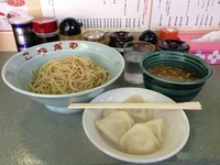 「特製つけ麺＋平日ランチ茹で餃子」@らーめん専門 旨麺 こむぎやの写真