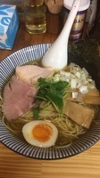 「煮干そば、白醤油、大盛り  780円」@中華そば よしかわの写真