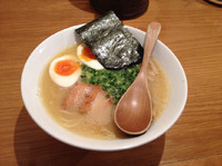 「塩玉ラーメンぽたり」@鶏ポタラーメン THANK 大門店の写真