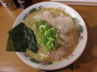 「ラーメン（並）：680円」@豚骨発祥 久留米ラーメン くるめやの写真