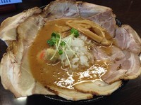 「特上味噌そば＋でかチャーシュー」@肉そば総本山 神保町 けいすけの写真