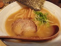 「豚骨魚介ラーメン（塩）　700円（中盛同料金）」@つけ麺処 三ツ葉亭の写真
