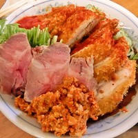「気まぐれカレーぶっかけ＋チキンカツトッピング」@MENYA 食い味の道有楽の写真