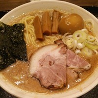 「濃厚中華そば＋味玉」@INOSHOWの写真