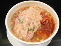 「ラーメン カラメ＋脂マシマシ＋唐辛子マシマシ」@麺や 希 御徒町店の写真