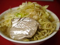 「小 ヤサイ＋カラメ＋ニンニク」@ラーメン二郎 千住大橋駅前店の写真