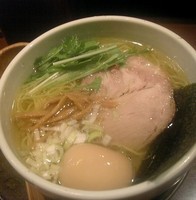 「塩ラーメン+味玉」@ラーメン 麺たつの写真