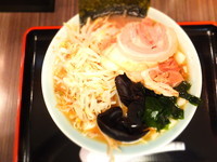「醤油ラーメン 790円＋トッピングもやし 100円」@ラーメン イレブンの写真