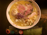 「次世代 極まろ 鶏ポタそば＋味玉」@麬にかけろ 中崎壱丁 中崎商店會1-6-18号ラーメンの写真