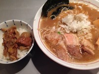 「濃厚煮干し蕎麦  ¥750  タマネギ ¥50  ミニご飯」@中華蕎麦 瑞山（ZUIZAN）の写真