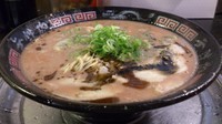 「黒とんこつラーメン」@がむしゃら 東京中野店の写真