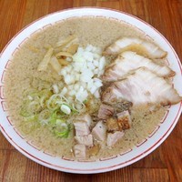 「蔵出ししょうゆラーメン　まったり（背脂多め）600円 ヤワ」@喜多方食堂 浅草本店の写真