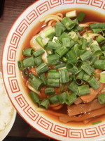 「中華そば　小盛￥５３０＋ライス（朝サービス）」@麺屋7.5Hz 新橋店の写真