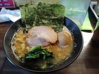 「醤油とんこつラーメン＋味玉固め800円」@横浜家系 ぱるぷん亭の写真