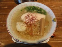 「しおラーメン」@麺屋ソミーズの写真