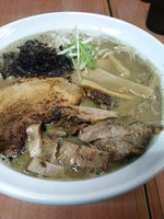 「濃厚煮干そば＋ほぐしチャーシュー＋まぜ玉」@ときわ亭の写真