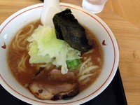 「らー麺・正油・焼豚１枚（６９０円）」@麺玉の写真