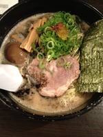 「黒BUBU+玉子（大盛り）」@らーめんBUBUの写真