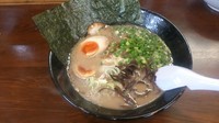 「とんこつラーメン「まる」＋チャーハン（ランチセット）￥950」@博多ラーメン とんこつ家の写真