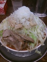 「小ラーメン(ニンニク・ヤサイ・アブラ・タマネギ)」@麺でる 南大沢店の写真