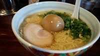 「味玉ラーメン+替え玉」@らーめん まる玉 両国店の写真