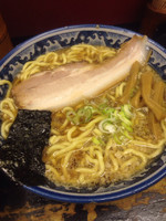 「醤油らーめん+大盛り(太麺)+牛すじ丼」@らーめんしょっぷ中吉 綾瀬店の写真