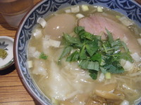 「塩らぁ麺700円+ワンタン200円」@中華そば こがね屋の写真