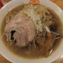 車ラーメン（734円）