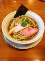 「鶏しょうゆらーめん 690円」@らーめん専門 うしおととりの写真