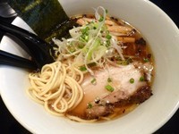 「【限定】鶏煮干し香味ソバ（720円）」@麺屋しゅうの写真