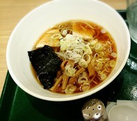 「朝醤油らーめん」@T’sたんたん 東京駅京葉ストリート店の写真