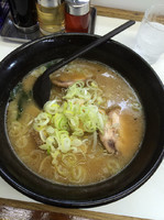 「味噌らーめん750円、餃子500円」@らーめん小国の写真