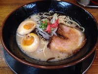 「黒とんこつ」@ラーメン 猪やの写真