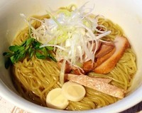 「まぜそば 醤油 650円」@BumBunBlauCafe with BeeHiveの写真