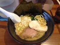 「限定 トンコツ醤油700円」@らーめん・つけめん 八角の写真