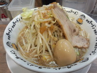 「味玉野郎ラーメン+炒め野菜」@野郎ラーメン 恵比寿西口店の写真