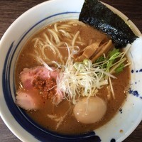 「景虎らーめん(中盛無料)￥700円(味玉サービスCP)」@麺処 景虎 戸塚安行店の写真