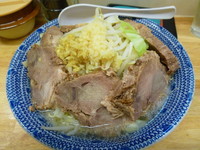 「らーめん（中）ニンニク生姜+肉増し¥600+¥200」@らーめん きじとらの写真