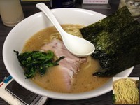 「ラーメン＋半ライス」@濱壱の写真