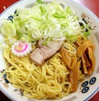 「油そば　並　650円　ネギ盛り100円」@珍々亭の写真