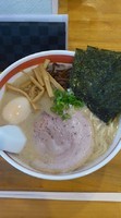 「豚骨味玉中太麺　６５０円　＋メンマ５０円」@とんこつラーメン 光★MENJIの写真