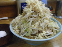 「ラーメンﾆﾝﾆｸﾔｻｲｱﾌﾞﾗ（麺300ｇ+生卵）650円」@ラーメン そらの写真