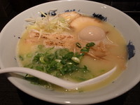 「濃厚鶏そば　味玉」@自家製麺 鶏そば 三歩一の写真